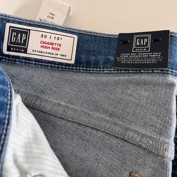 Cute brand new! GAP Jean, high waisted, stretchy tall size 30. Super comfy - Picture 6 of 6